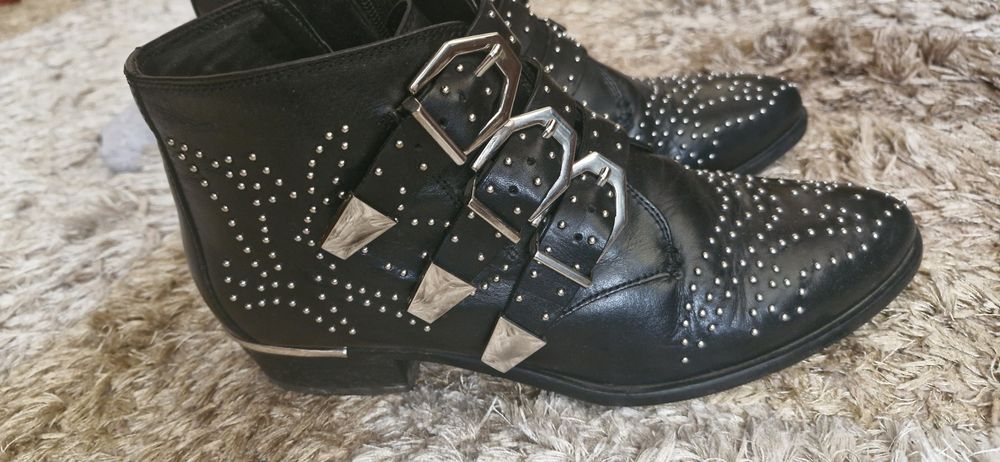 Ghete din  piele 39