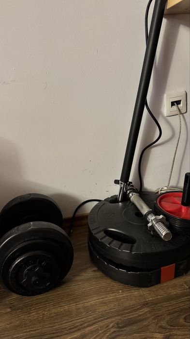 Set echipamente fitness – gantere + haltera + ab roller (second-hand)