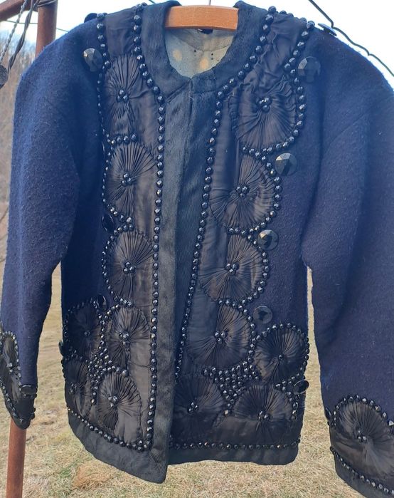 Buică din portul tradițional românesc