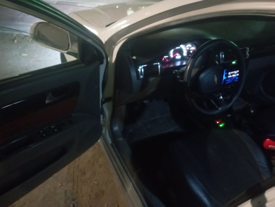 Lasetti 2012 sotiladi srochni