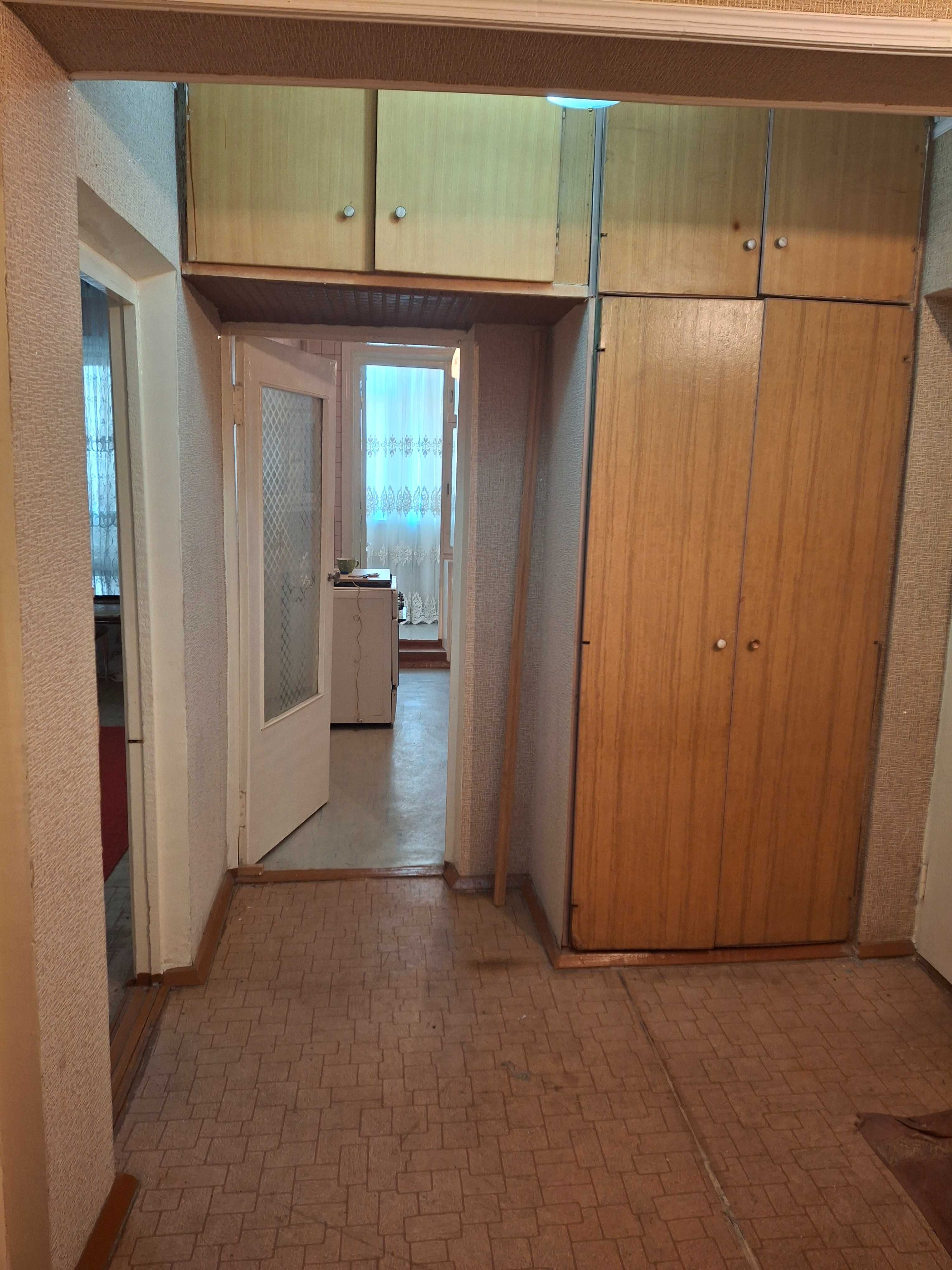 Продаётся 3комнатная 75кв.м.улучшенная 77серия метро Улугбек.