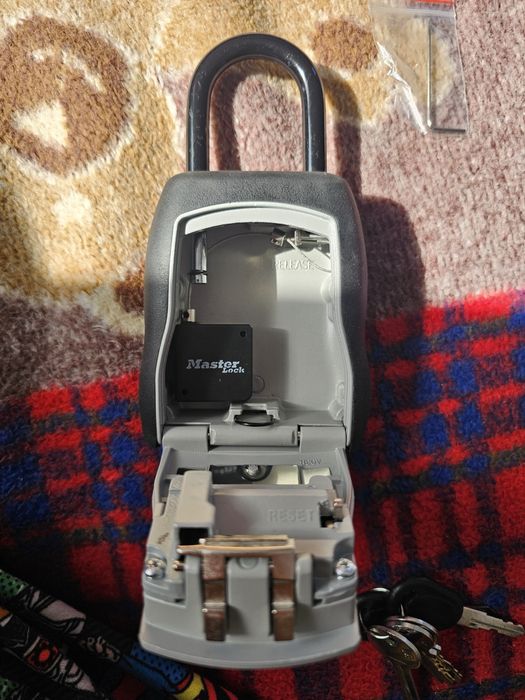 Катинар без ключ Master lock