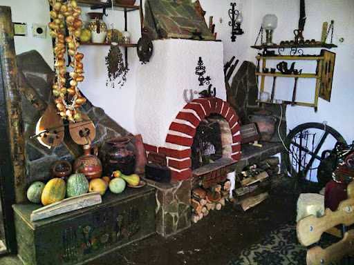 Продава се Къща в с. Гостиня, Област Ловеч - 200 кв.м за 235 €/кв.м - Снимка #9