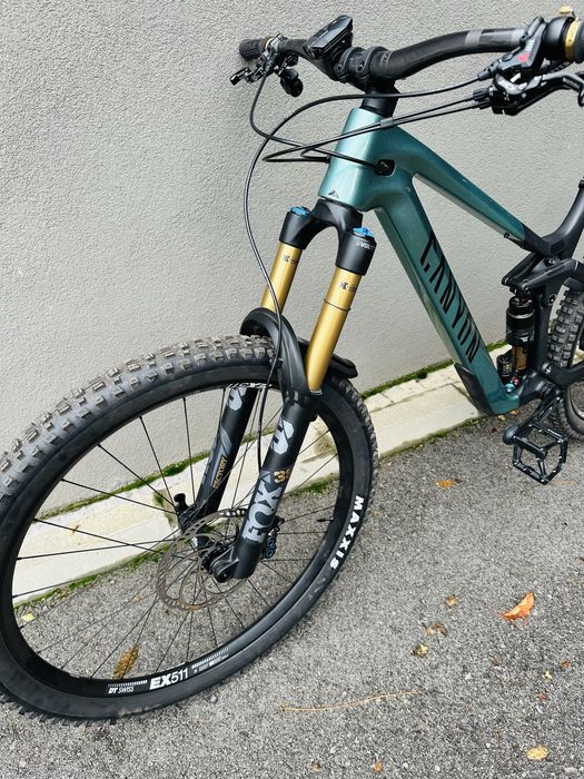 Canyon Strive CFR 2024 – L / Carbon / Magura MT7 / Kashima