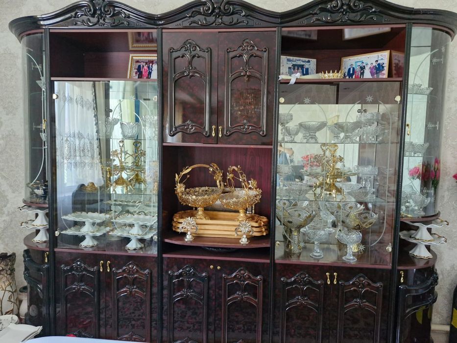 Горка, стенка, гостинный гарнитур