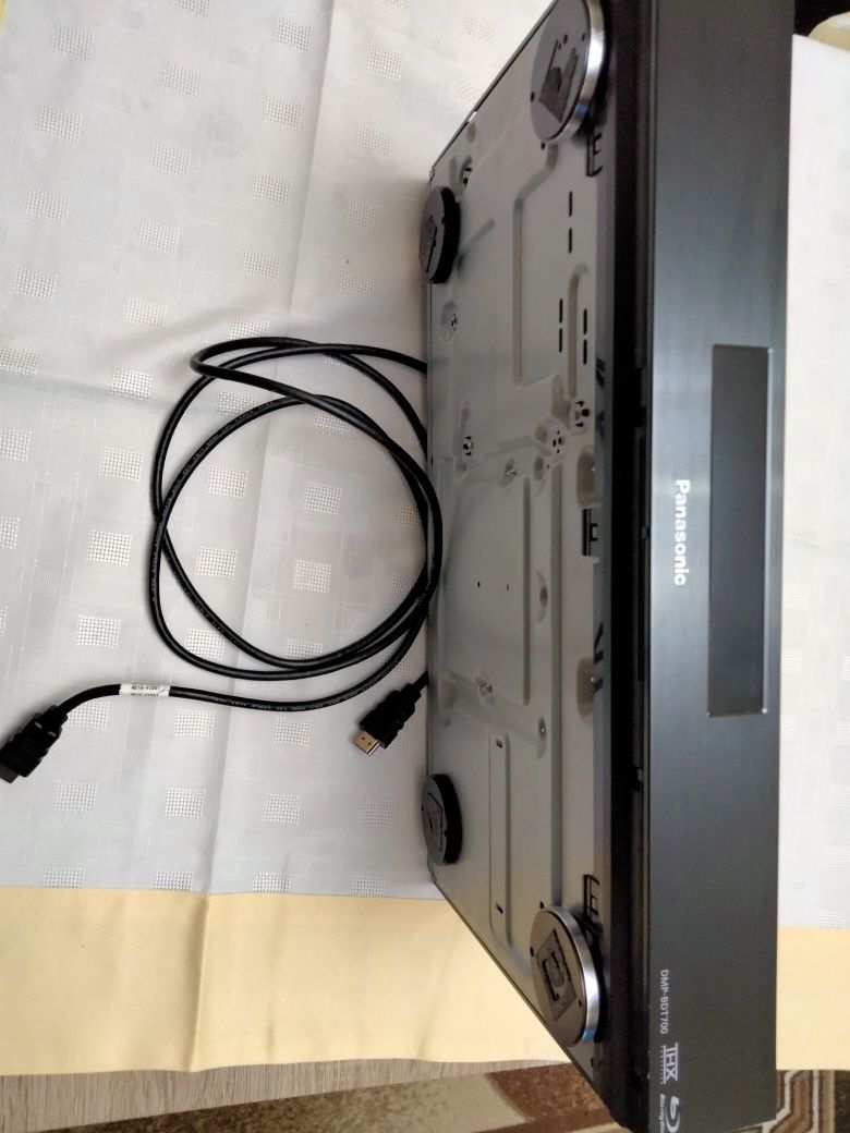 Panasonic DMP-BDT700 3D Blu-Ray плейър