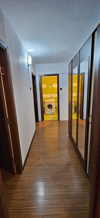 Inchiriez apartament 3 camere