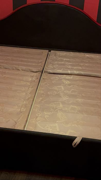 Vand pat dormitor 200x 180 in stare foarte buna
