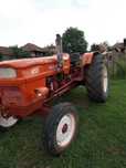 Vând tractor fiat 850