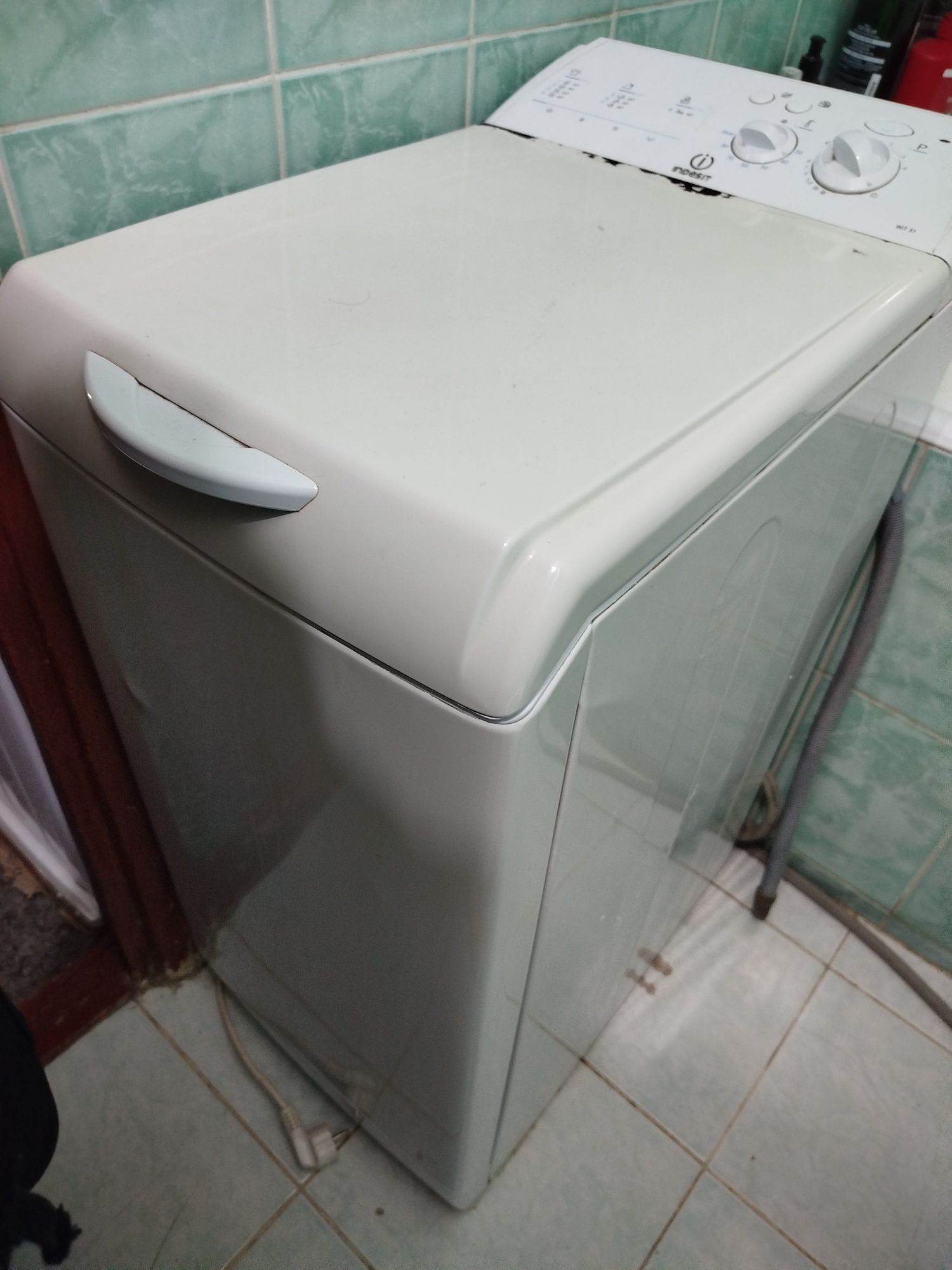 Продам стиральную машину индезит