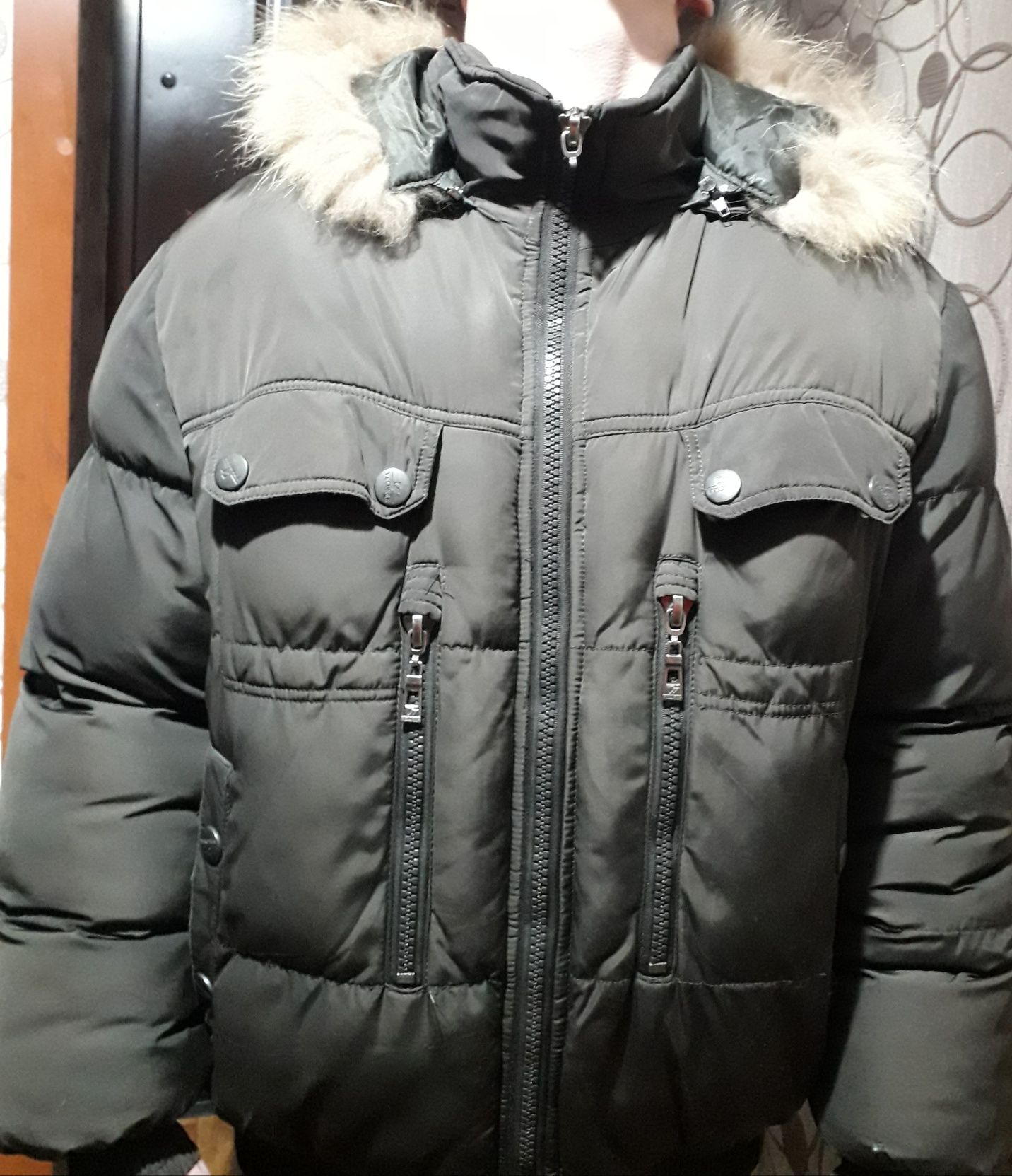 Срочно продаётся теплая куртка - пуховик48 размера в отличном состояни