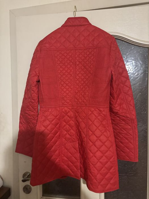 Burberry червен тренчкод