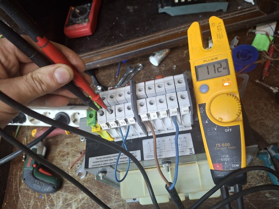 Transformator de separație 2x110v 1x230v 3500w