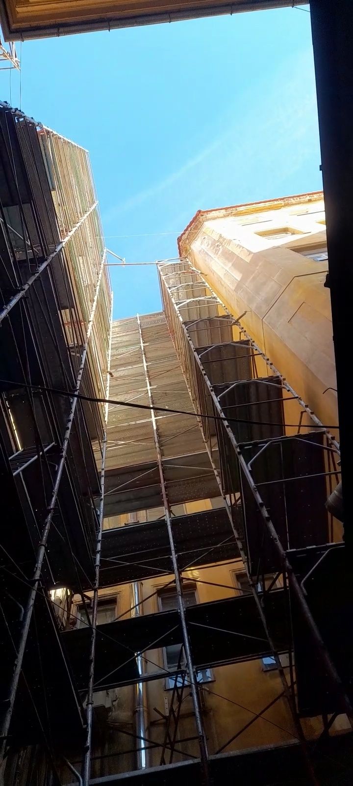 Închiriez schela metalica, popi metalici, doka