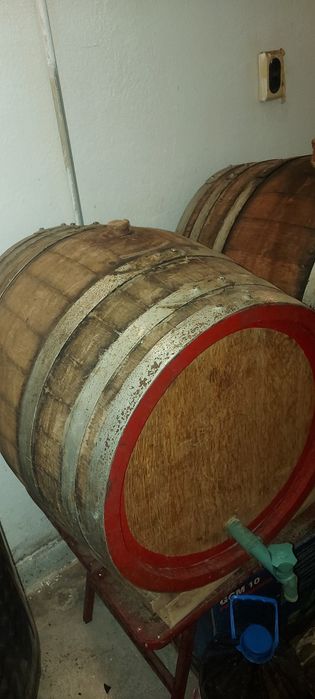 Продавам бурета за вино