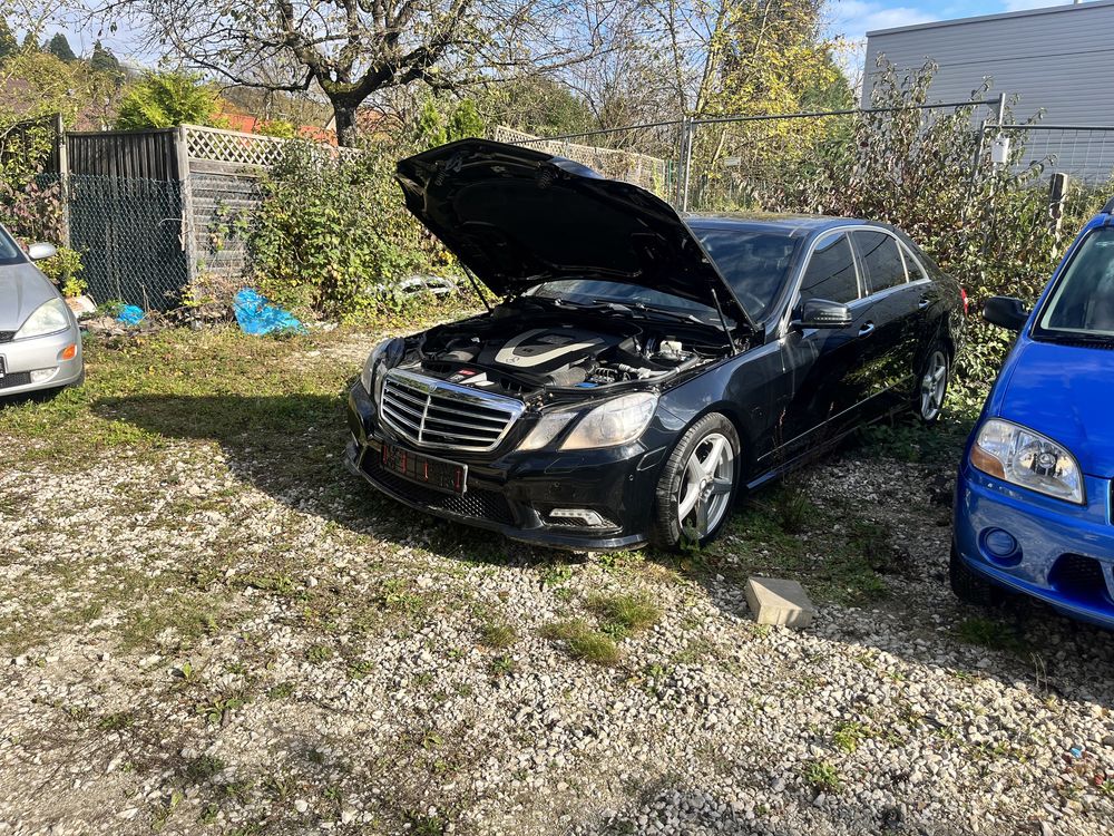 Мерцедес E350 бензин  на части