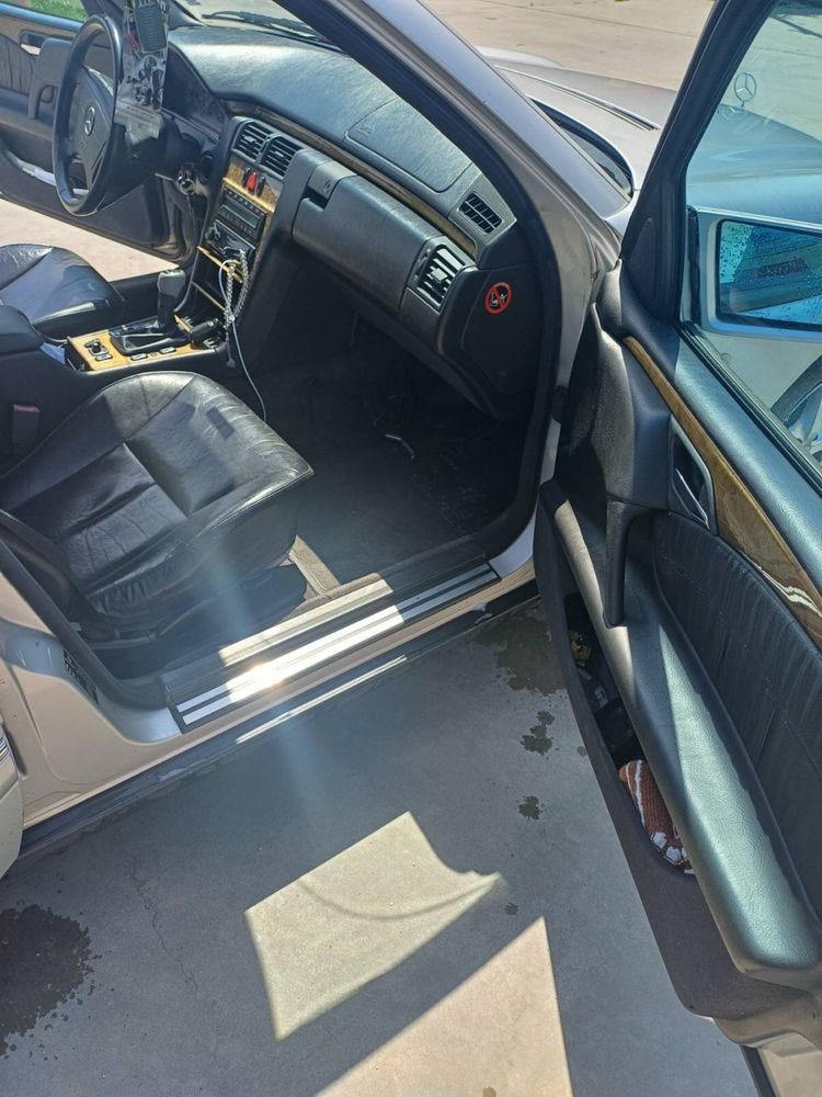 Mercedes Benz E250