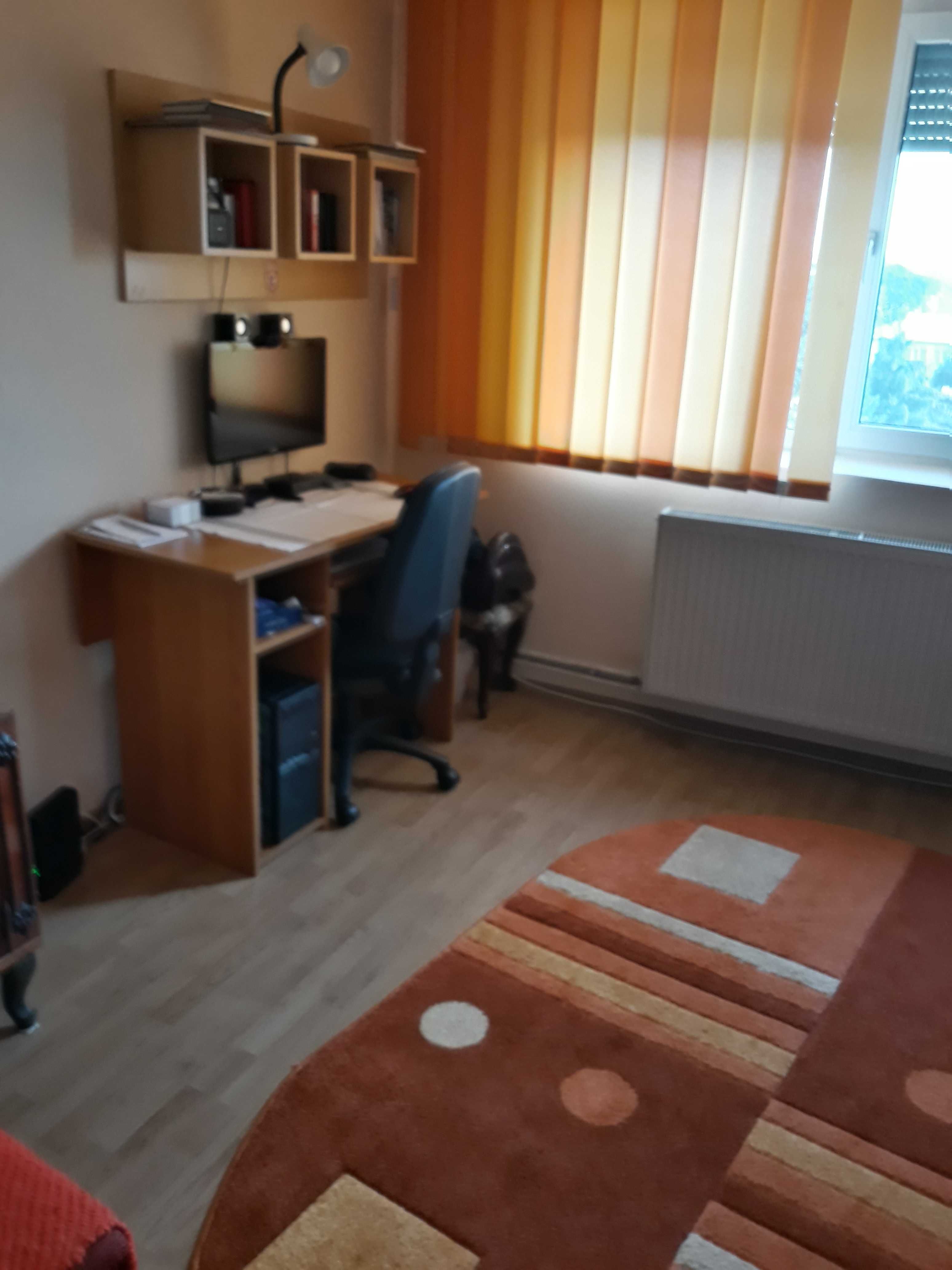 Vand apartament 3 camere central micro 8