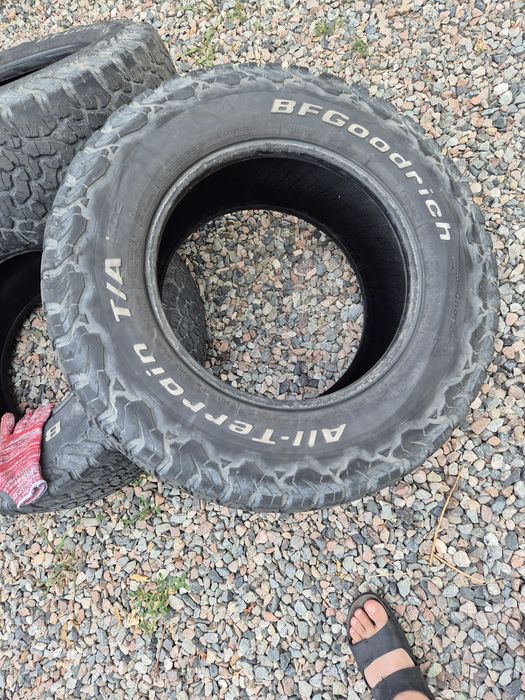 Шины BF GOODRICH 265/70R17 б/у 3шт