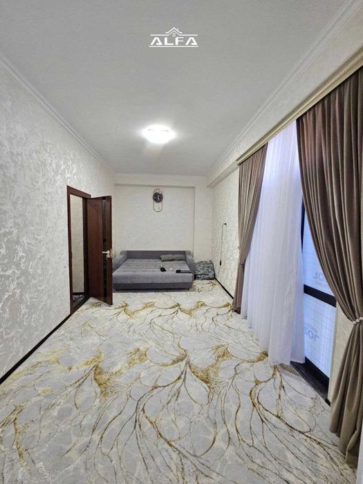 Buxoroda kvartira sotiladi 1 xonali 52m² 7-qavat.