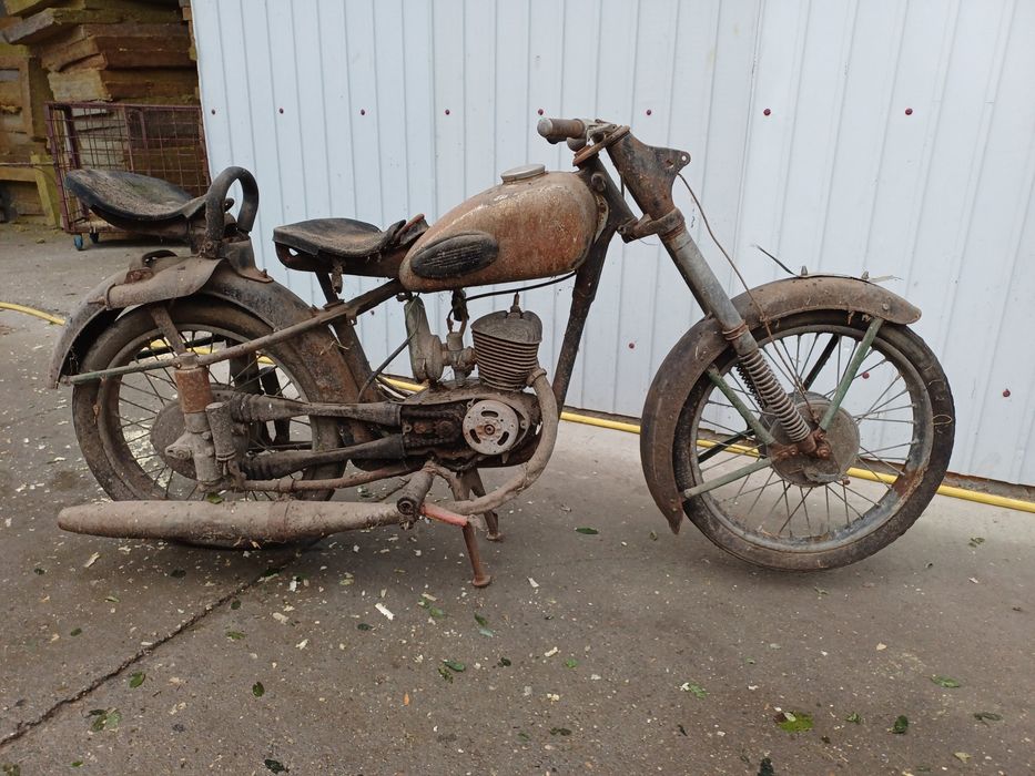 Vând Mz 125 Preț 800 euro negociabil