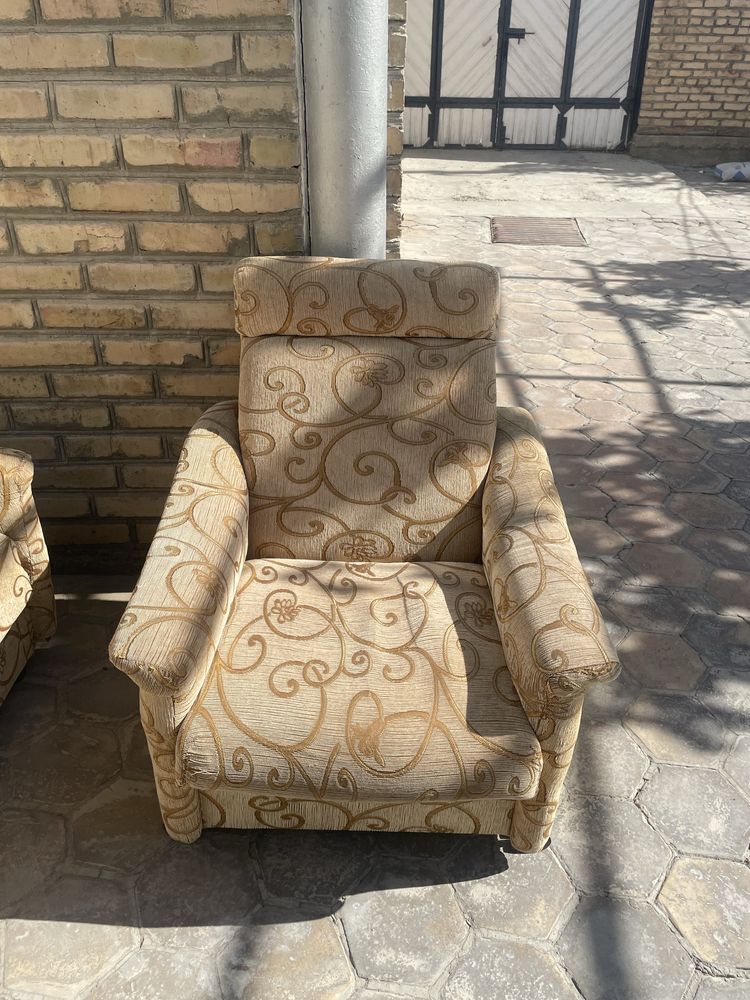 Продается диван и 2 кресло