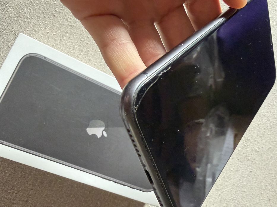 Iphone 11 black 64gb