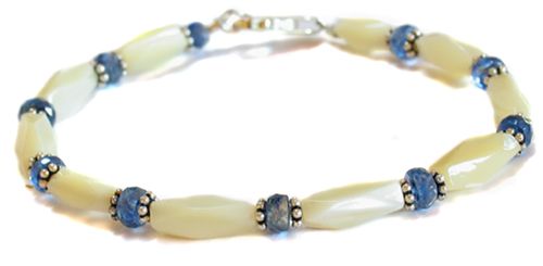 Bratara din sidef, kyanite si argint 925