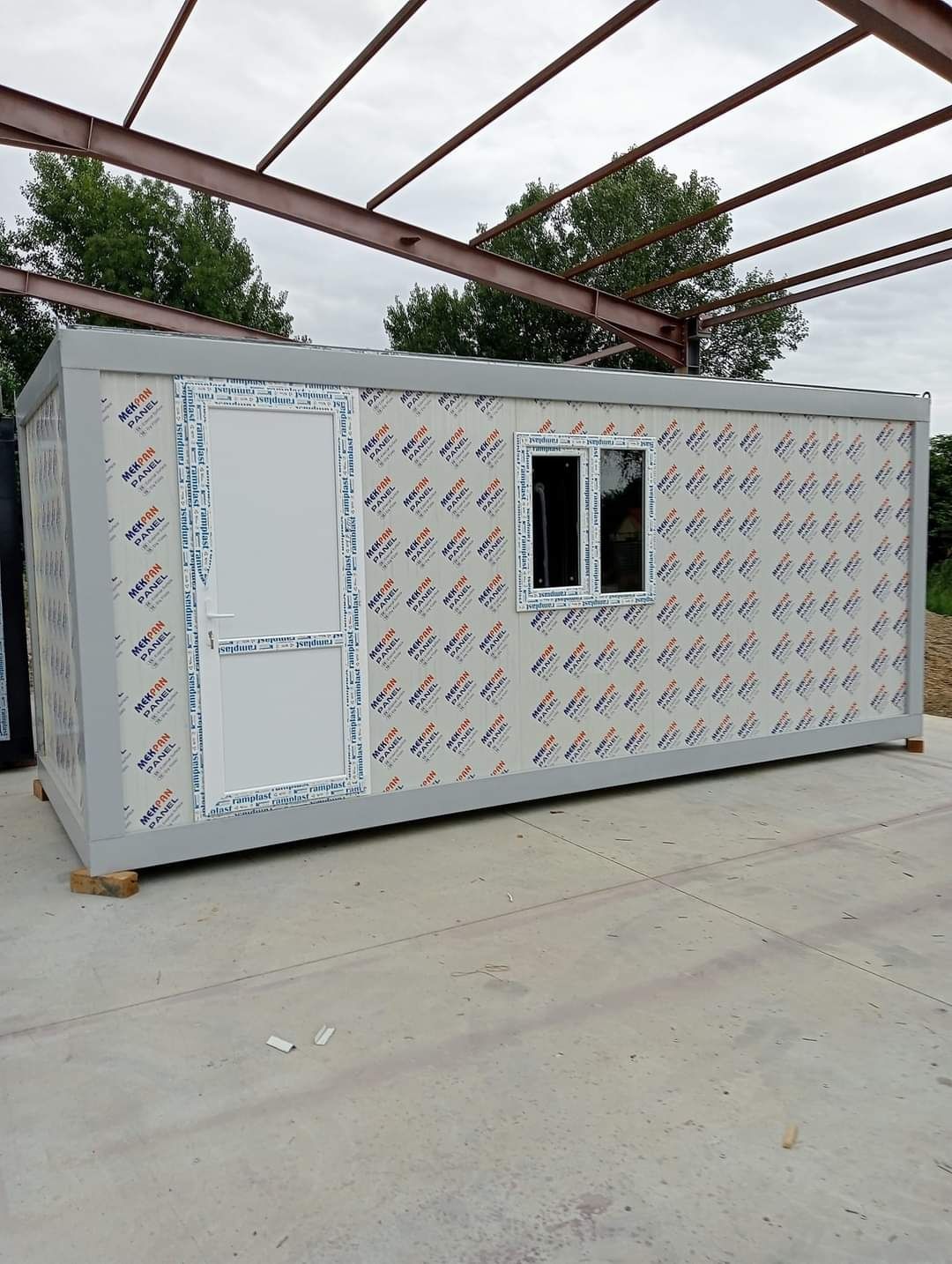 Vând containere modulare