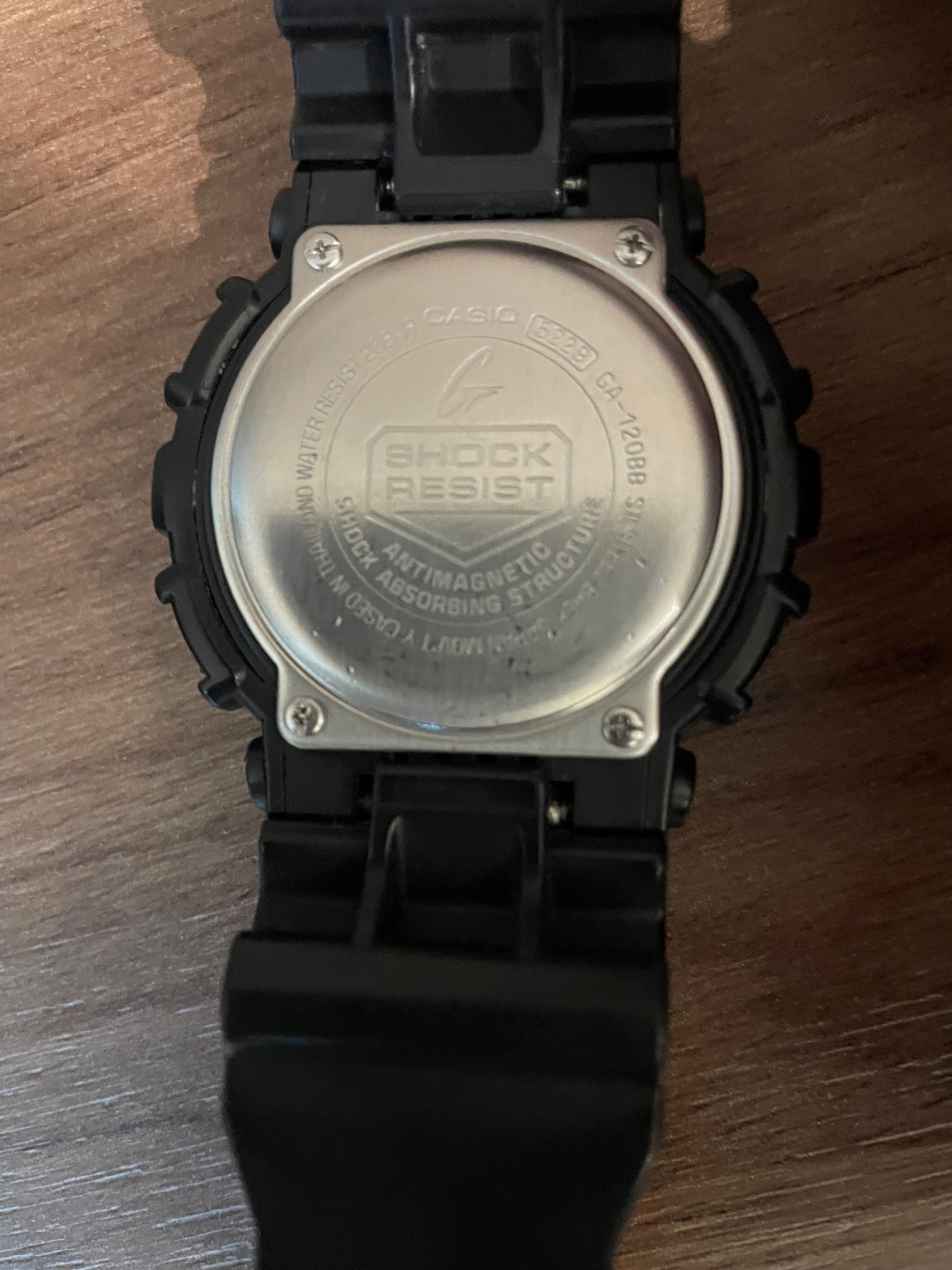 Часовник Casio модел GA-120BB-1AER