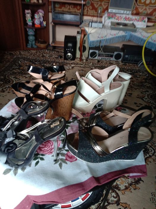 Продам женскую обувь