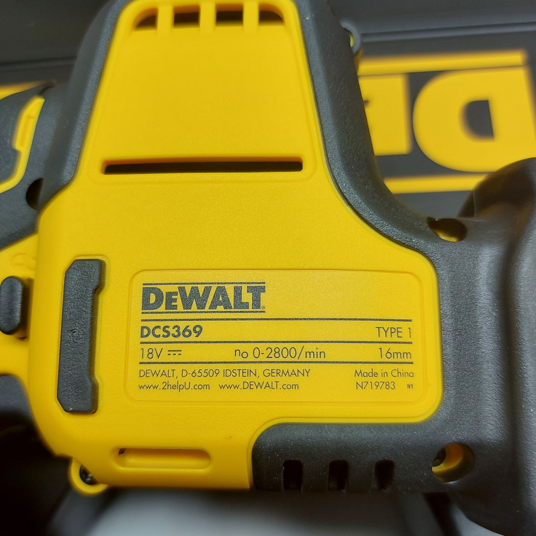 Акумулаторен прав трион Dewalt DCS369NT