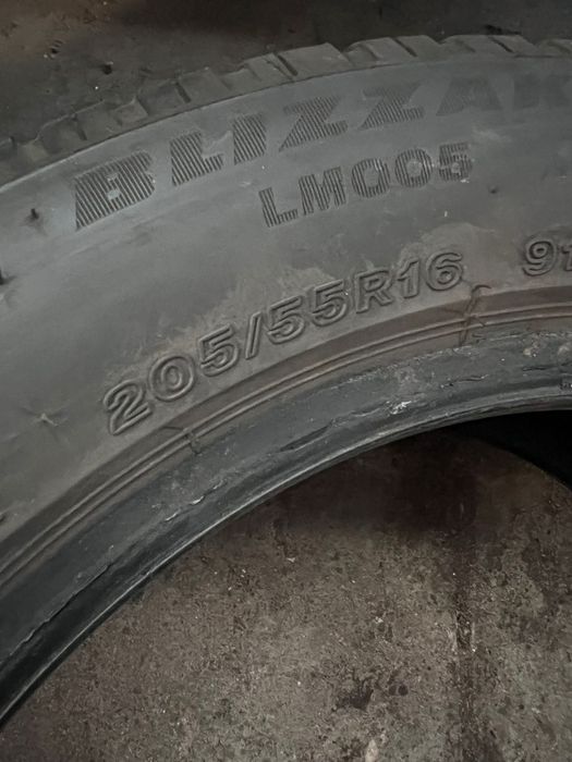 2 броя зимни гуми bridgestone 205/55/16