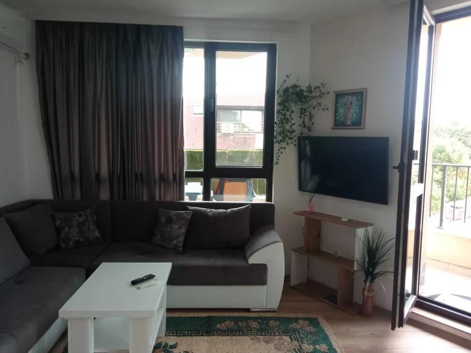 Дава се под наем Двустаен апартамент в Пловдив, Център - 61 кв.м за 425 € - Снимка #1