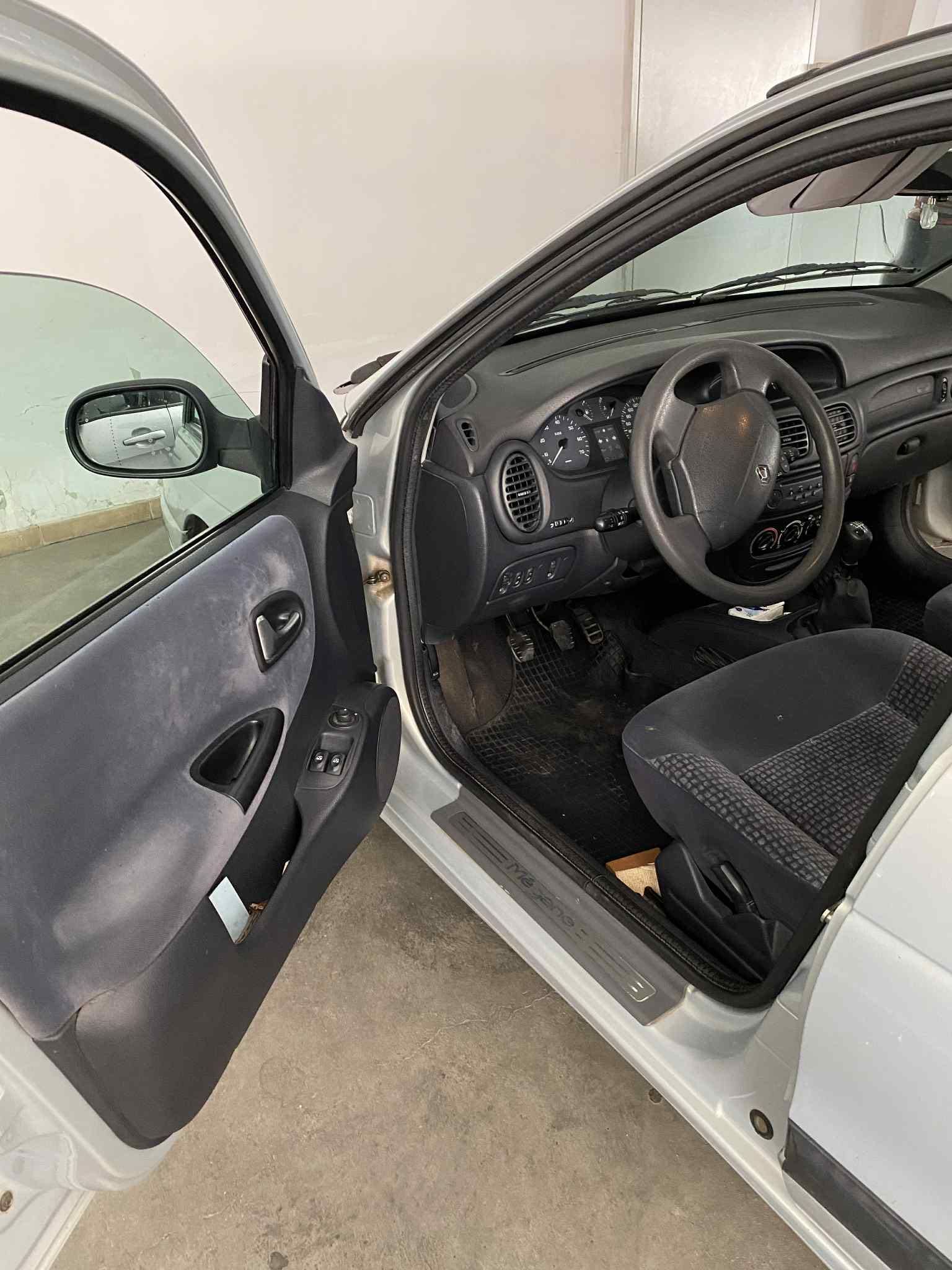 Автомобил Renault Megan