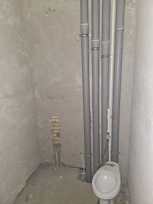 1 хоналик квартира 3-каватдан сотилади.Ор:Шарк-Фатхобод, Азимид клиник