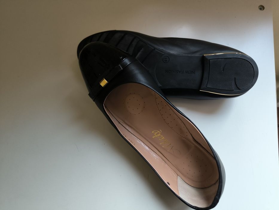 Обувки, кожа и лак