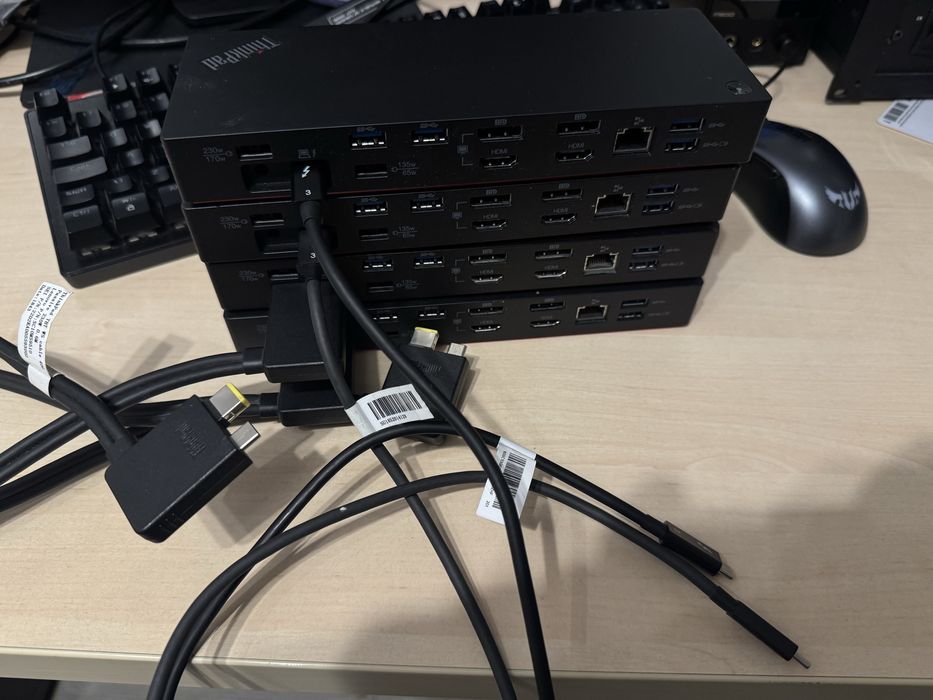 Docking station thunderbolt Lenovo 40AN workstation sau orice Thinkpad