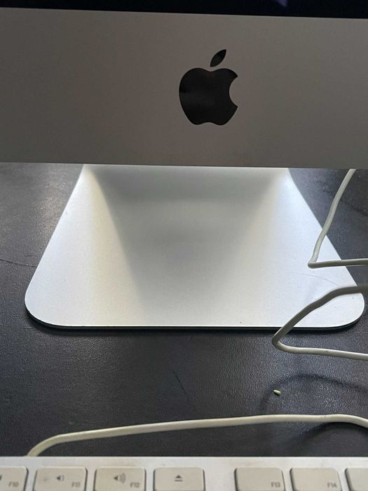 Apple iMac 21.5″ A1418 (Late 2013) – i5-4570R, 8GB RAM, macOS Catalina