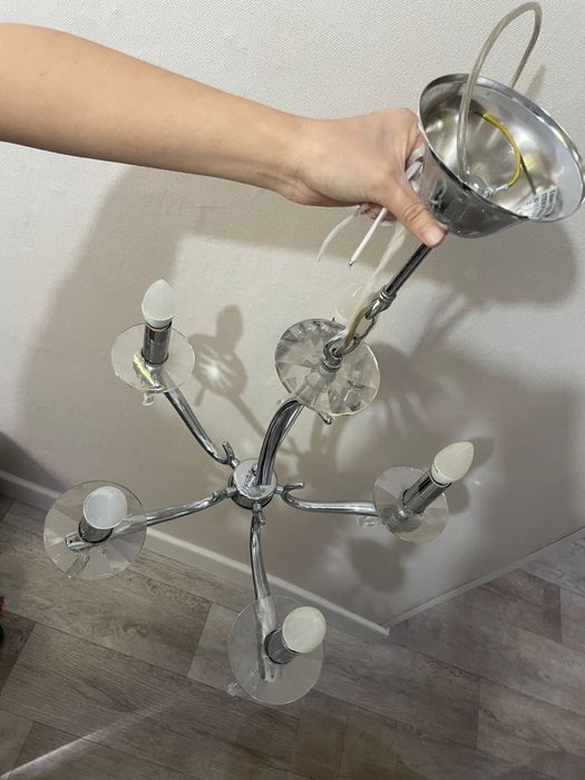 Люстра пятирожковая