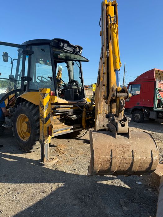 Vând Buldoexcavator Jcb 3 cx