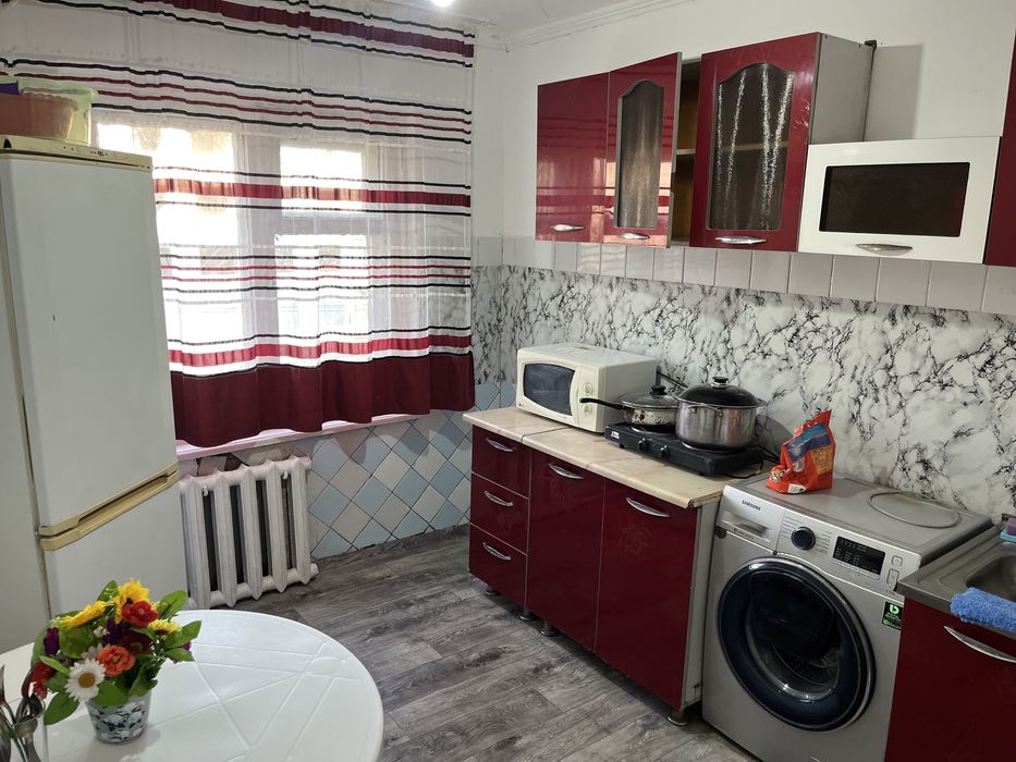 срочно 3 комталы квартира 3этаж сатылады