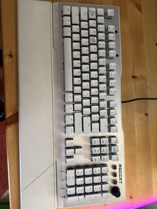 Tastatura mecanica alba