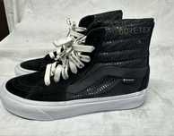 Tenisi goretex ( arata foarte bine)