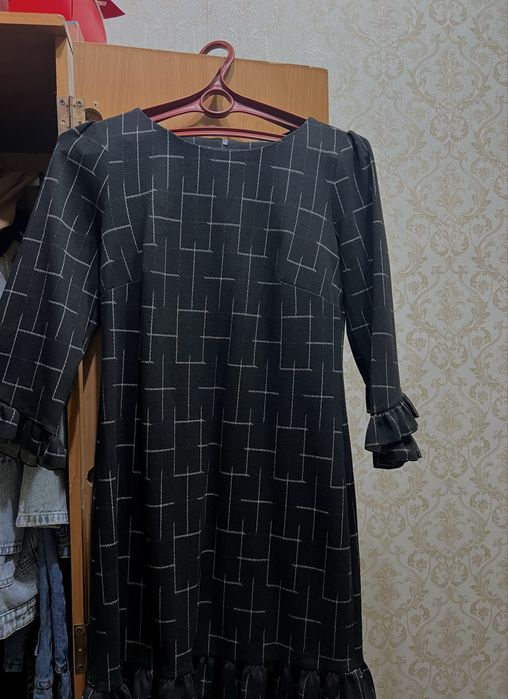 женские платье….