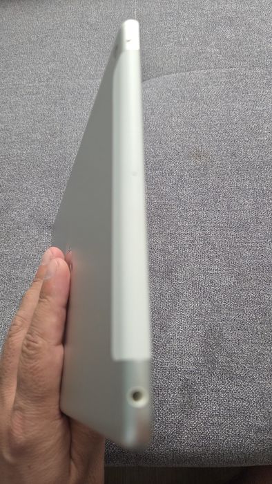 iPad 5 (5th gen) 32GB, Wi-Fi + 4G, 95% baterie, Silver stare excelentă