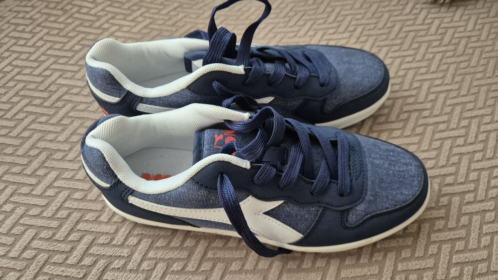 Маратонки Diadora 38.5