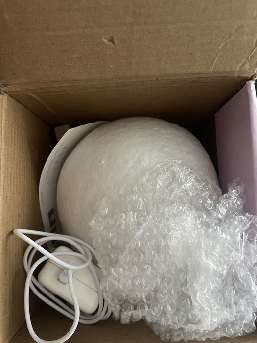 Umidificator tip lampa cu aburi