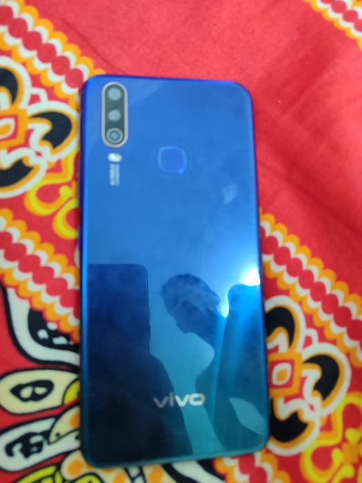 Прадаю телефон vivo