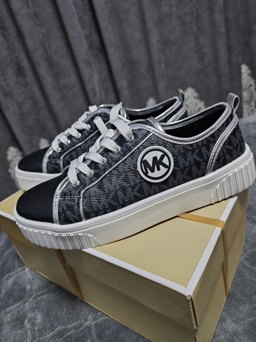 Adidaai Michael Kors